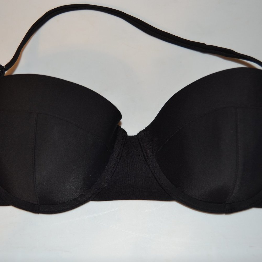 Old Navy black bikini TOP ONLY  Size Medium  EUC